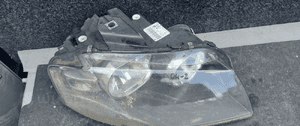 Przod przednia lampa prawa audi A3 8P 2