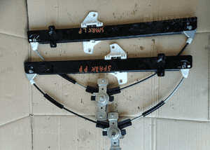 Chevrolet Spark M300 podnosnik mechanizm szyby przod prawy lewy 1