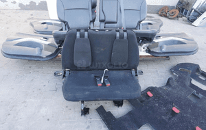 FOTELE BOCZKI WYKŁADZINA SKÓRA GRZANE 7 OSÓB MITSUBISHI OUTLANDER II 2