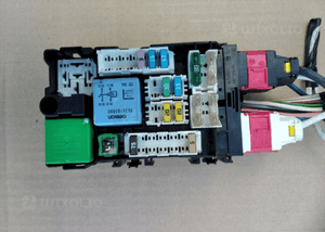 Peugeot 508 modul skrzynka bezpiecznikow