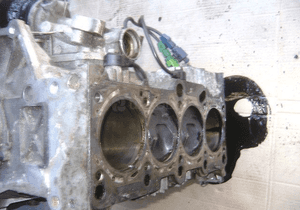 Audi A4 B6 2.0 FSI AWA silnik blok silnika wał dol 1