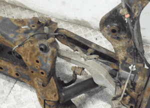 Nissan qashqai i J10 lift 1.5 dci zawieszenie belka tył 3