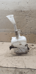 Zbiorniczek spryskiwaczy Nissan Micra K11 4