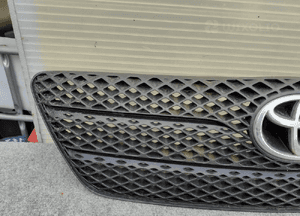 Grill atrapa toyota corolla E12 oryginał wysyłka! 2