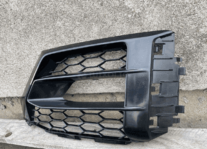 Kratka zderzaka lewa przod audi Q2 s-line 81A nowa 3