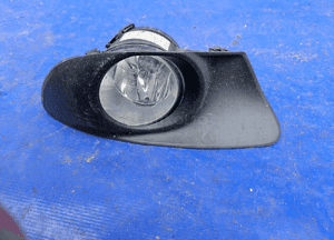 Toyota VERSO 09-12 halogen kosz kratka prawy 1