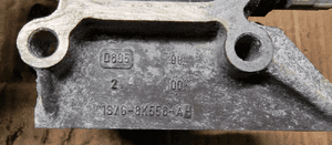 Obudowa termostatu króciec Ford Mondeo MK3 2.0 16V 1S7G-8K556-AH 8