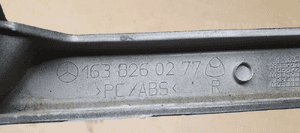 Listwa pod lampę prawy przód przednia prawa Mercedes ML W163 1638260277 5