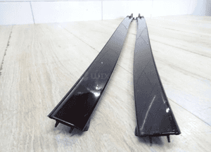 Lewa listwa zgarniająca szyby przedniej bmw X5 G05 223598-11 2