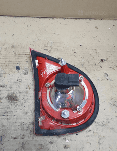 lampa prawa prawy tył w klapę golf 5 4