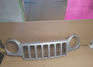 Jeep Cherokee III Liberty grill atrapa pas 2