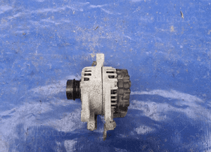 TOYOTA YARIS III alternator 1.33 27060-0y120 1