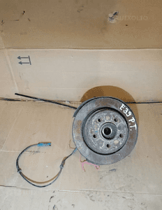 Zwrotnica piasta prawy tył tylna prawa wahacze BMW 5 E39 3.0D 1