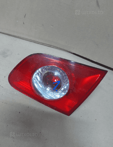 Vw passat B6 kombi lampa na klapę prawa 1