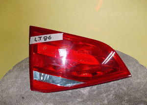 Lampa tylna klapa audi A4 08-10 sedan lewa 2