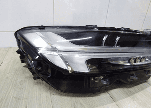 Volvo S90 V90 2016 2017- lampa led prawa przód 31468901 3