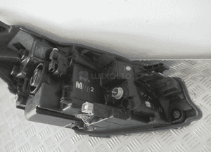 Lampa przednia przód lewa toyota yaris iii 3 lift soczewka 2017-2020 25