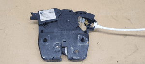 Zamek klapy bagażnika BMW 3 E90 7119049 2