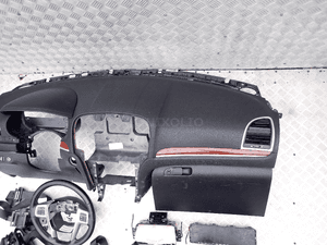 KOKPIT DESKA Z OSPRZĘTEM  CHRYSLER 300C 2