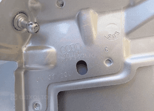 Maska audi A3 8P0 8P0823373 kolor skrebrna 5