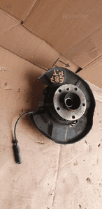 Zwrotnica piasta prawy tył tylna BMW I E87 Lift 2.0D 2