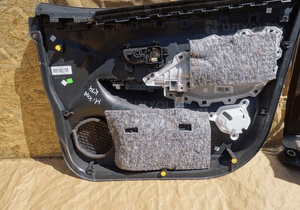 BOCZEK DRZWI LEWY PRZÓD NISSAN MICRA K14 2