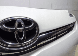 Toyota Verso S 10-15 zderzak przód 52119-52500 10