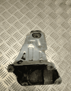 Bmw F15 F16 łapa silnika wspornik prawy 6856186 6