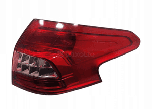 Lampa prawa tył tylna błotnika citroen C5 iii X7 kombi 2008-2011 1
