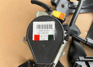 Pas bezpieczeństwa tylny lewy z nabojem 628707200 Land Rover Discovery Sport L550 2