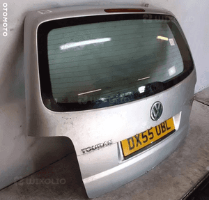 Klapa tył tylna bagażnika do volkswagen touran LA7W srebrny posiada rdze 3