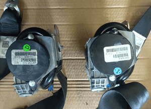 Vw  Jetta pas bezpieczeństwa przedni prawy lub lewy  1K4857706AF 1K4857705AF 6