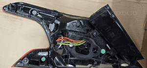 Peugeot 308 T9 HB lampa tył tylna prawa lewa9677817580 9677817680 5