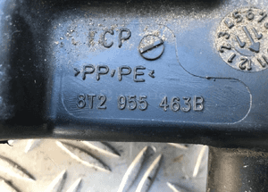 AUDI A5 ZBIORNICZEK WLEW SPRYSKIWACZY 8T2955463B 2