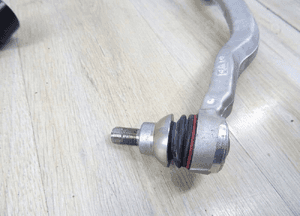 Mercedes-Benz OE A2133302100 wahacz dolny przedni L 2