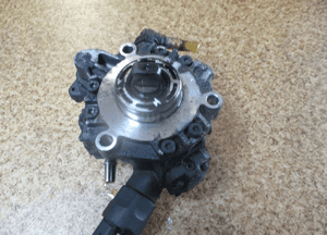 POMPA WTRYSKOWA PEUGEOT CITROEN 2.0 VOLVO C30 C70 S40 V50 2.0D 9662021580 1