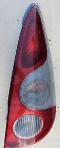 Toyota Yaris Verso  lampa tyl tylna prawa lewa 1