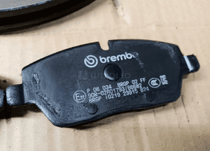 Tarcze hamulcowe klocki czujnik przód przednie Brembo komplet BMW I E81 E87 11