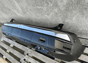Zderzak tyl tylny peugeot 3008 ii 2 6X pdc 2016- 2
