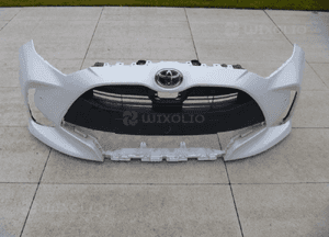 Toyota yaris iv zderzak przedni ładny biała perła bez lakierowania 2