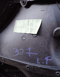Tapicerka boczek drzwi lewy przód Peugeot 307 3