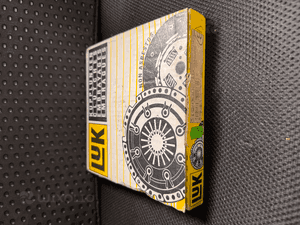 Oryginalna tarcza sprzęgła LuK 318000216 do VW GOLF I 1