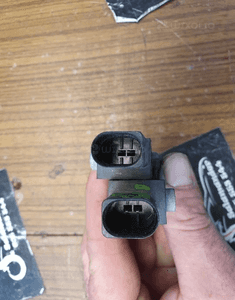 Czujnik 8E0959651 A Uderzenia Czujnik Uderzeniowy Sensor Audi A3 8P A4 B6 B7 A6 C5 7