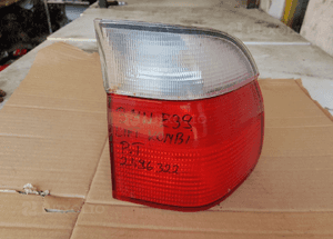 lampa prawa tył bmw e 39 kombi lift w błotnik 1