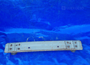 Toyota avensis T27 belka tylna wzmocnienie sedan 1