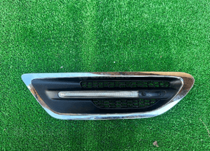 Wlot chrom błotnika bmw M5 F10 prawa 7903880 1