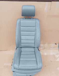 Fotel pasażera prawy VW Touareg 7L szara skóra z pamięcią 1