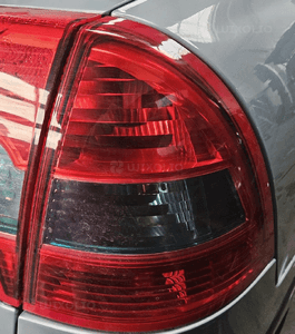 Citroen C5 II 04-08 lampa tył tylna  prawa HB 1