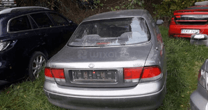 Mazda 626 GE Sedan Klapa tylna tył w kolor 3