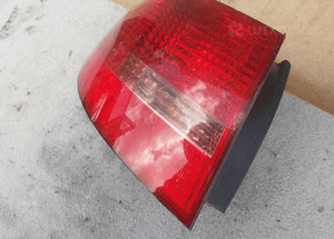 Audi A6 C6 kombi lampa tył tylna lewa 2